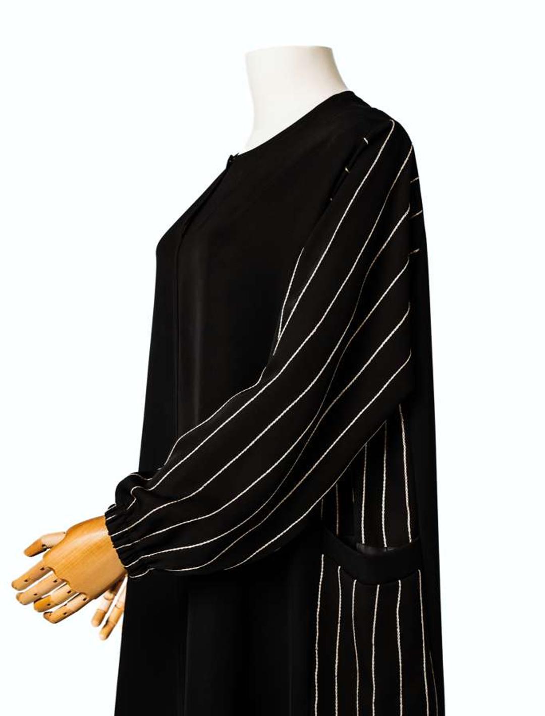 black khaleeji abaya